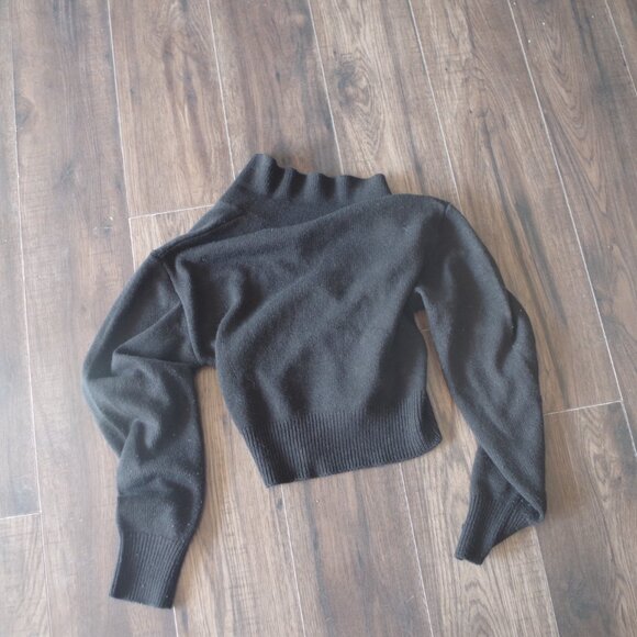 Divided H&M Black Ladies Warm Crop - Picture 3 of 4